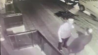 Bursa’da bar önündeki silahlı kavga kamerada
