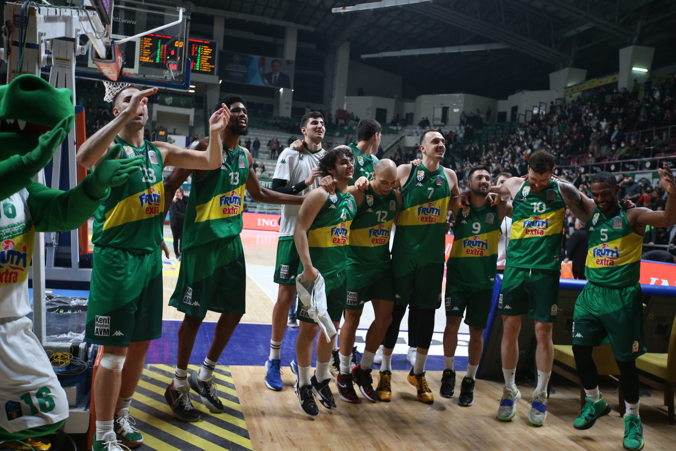 Frutti Extra Bursaspor için kritik gün! Timsah için salona… Frutti Extra Bursaspor için kritik gün! Timsah için salona…