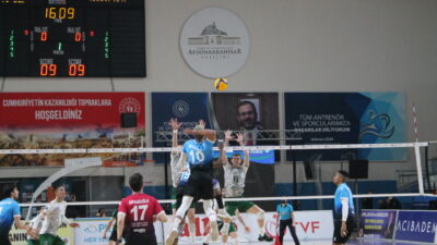 AXA Sigorta Efeler Ligi'nde mücadele eden Bursa Büyükşehir Belediyespor Erkek