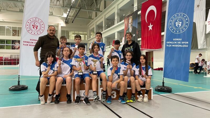 Osmangazi Belediyespor Badminton Akademi sporcuları, Okul Sporları Yıldızlar Bursa Şampiyonası’nda