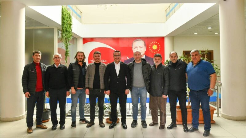 Başkan Kanar’dan amatör kulüplere tam destek Mustafakemalpaşa'da sporun çıtasını yükseltmek amacıyla her alanda önemli projelere imza