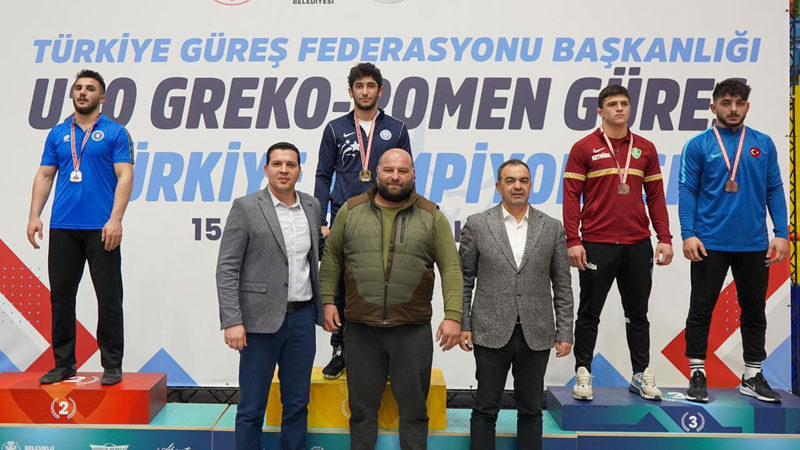 Konya'da yapılan U20 Grekoromen Türkiye Güreş Şampiyonası'nda Bursa Büyükşehir Belediyespor
