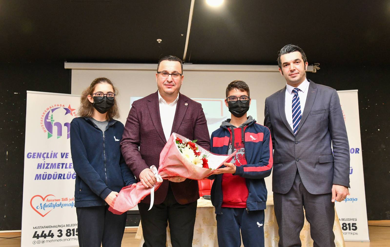 Bursa’nın gençleri Başkan Kanar ile buluştu Bursa’nın gençleri Başkan Kanar ile buluştu