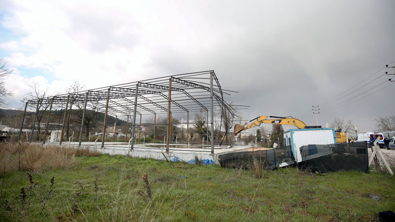 Nilüfer’de tarım arazisindeki kaçak yapılar yıkıldı