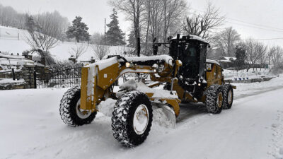 Osmangazi’de karlı yollara anında müdahale