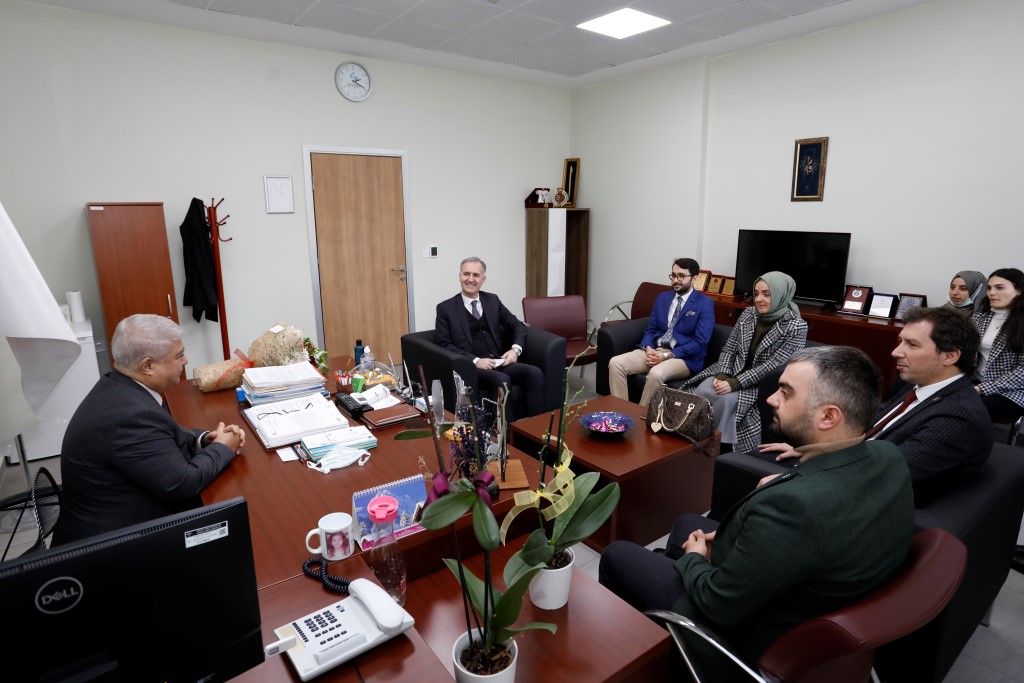 Başkan Taban hekimleri ziyaret etti