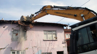 Osmangazi’de metruk binalara balyoz