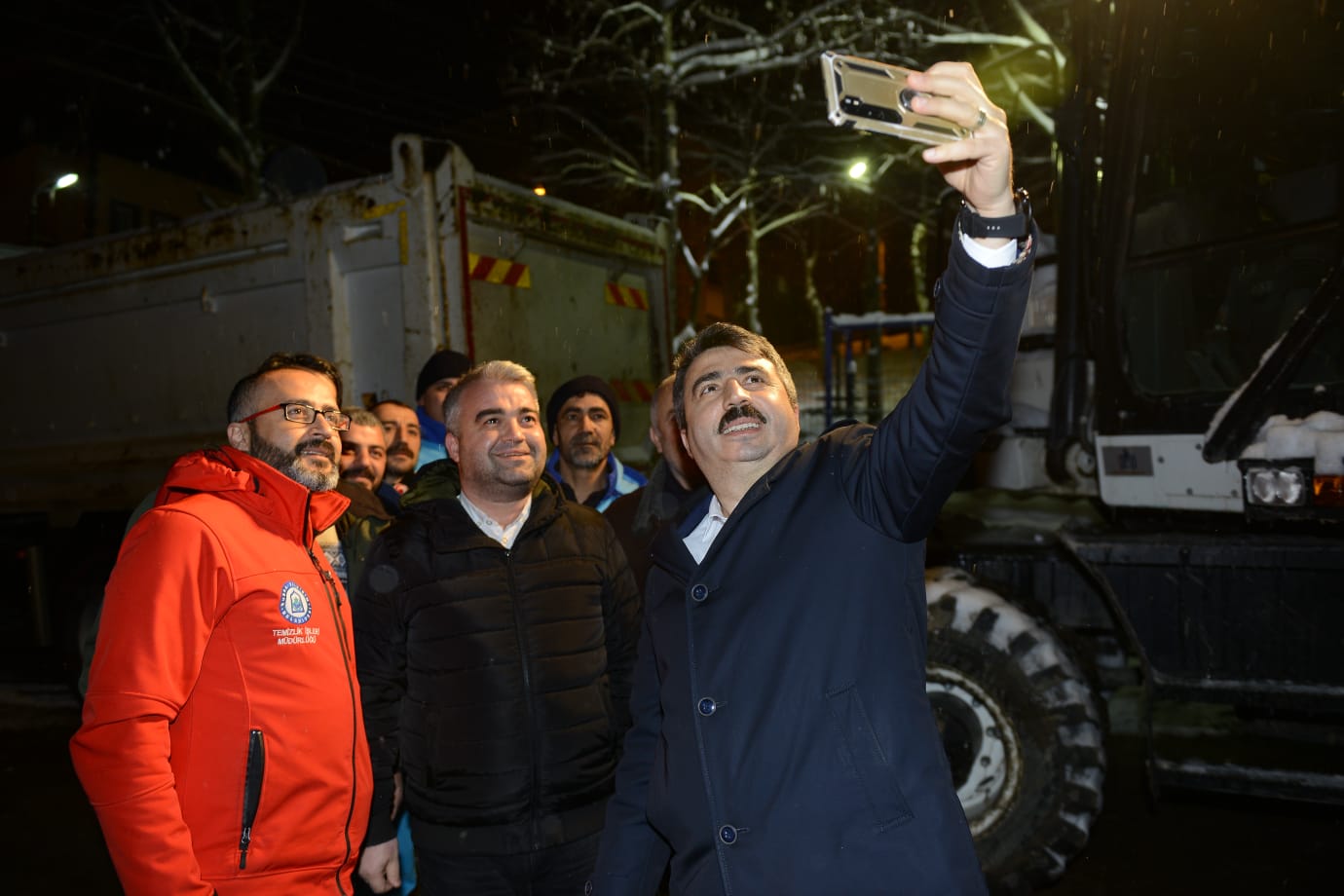 Başkan Yılmaz’dan ‘tatlı’ kar mesaisi