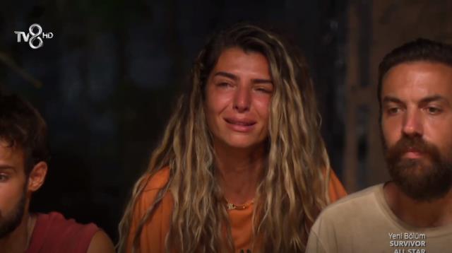 Ölüm haberini alan yarışmacılar gözyaşlarına boğuldu