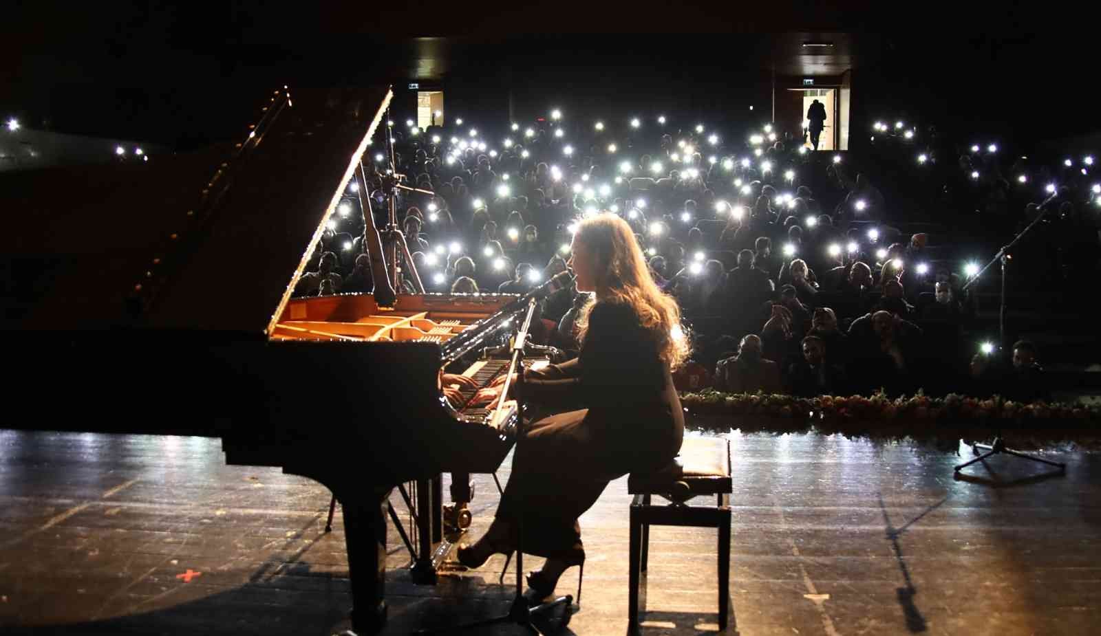 Azerbaycanlı sanatçılardan Bursa’da piyano resitali 1 azerbaycanli sanatcilardan bursada piyano resitali c96096d