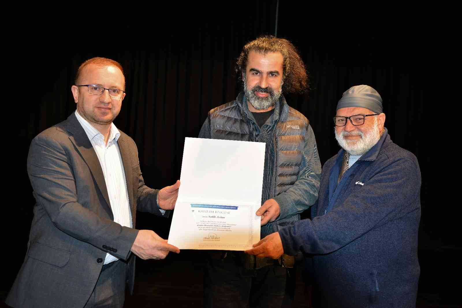 Balkan Şehirleri Akademisi mezunlarını verdi 1 balkan sehirleri akademisi mezunlarini verdi fe07399