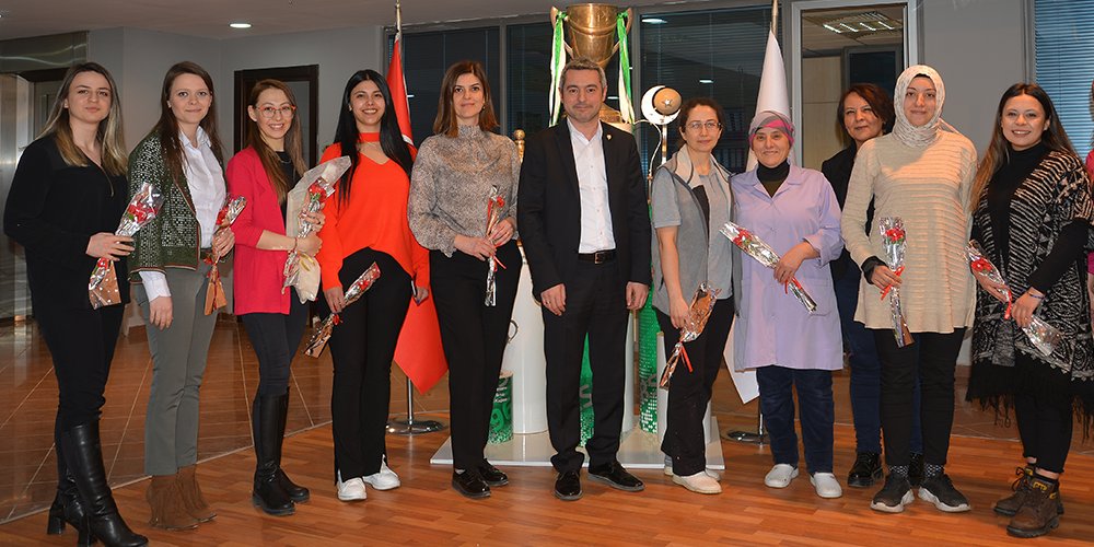 Bursaspor Başkanı Banaz kadın çalışanları unutmadı…