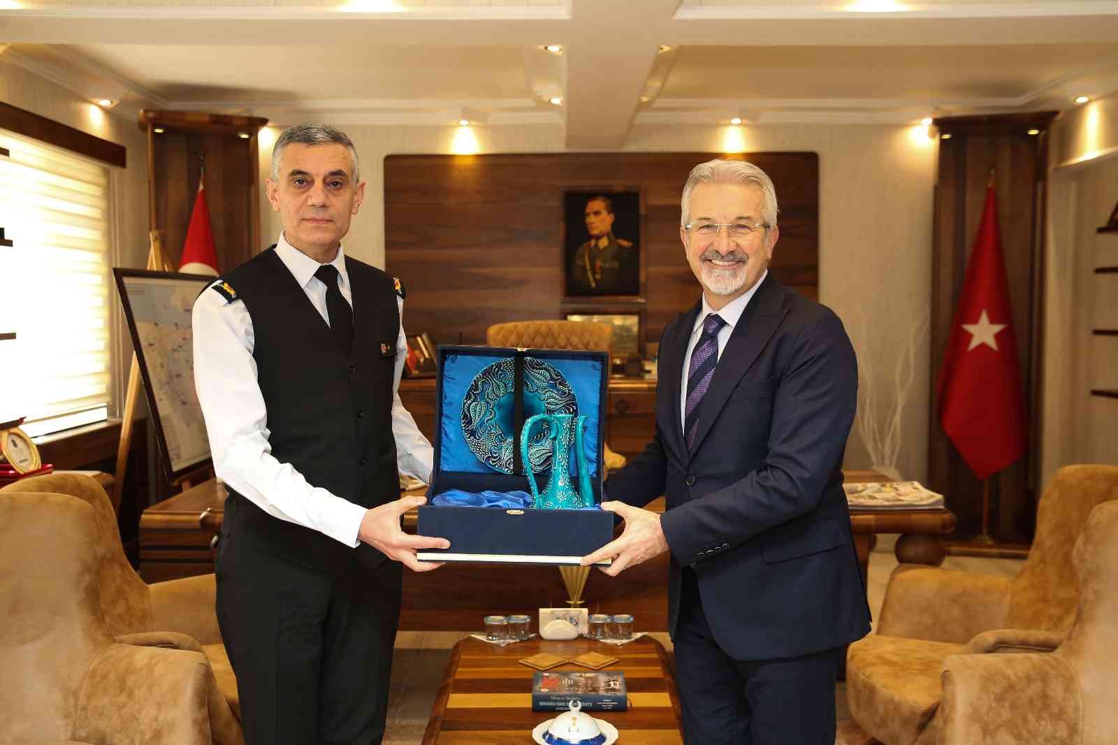 Başkan Erdem’den Yalçınkaya’ya nezaket ziyareti