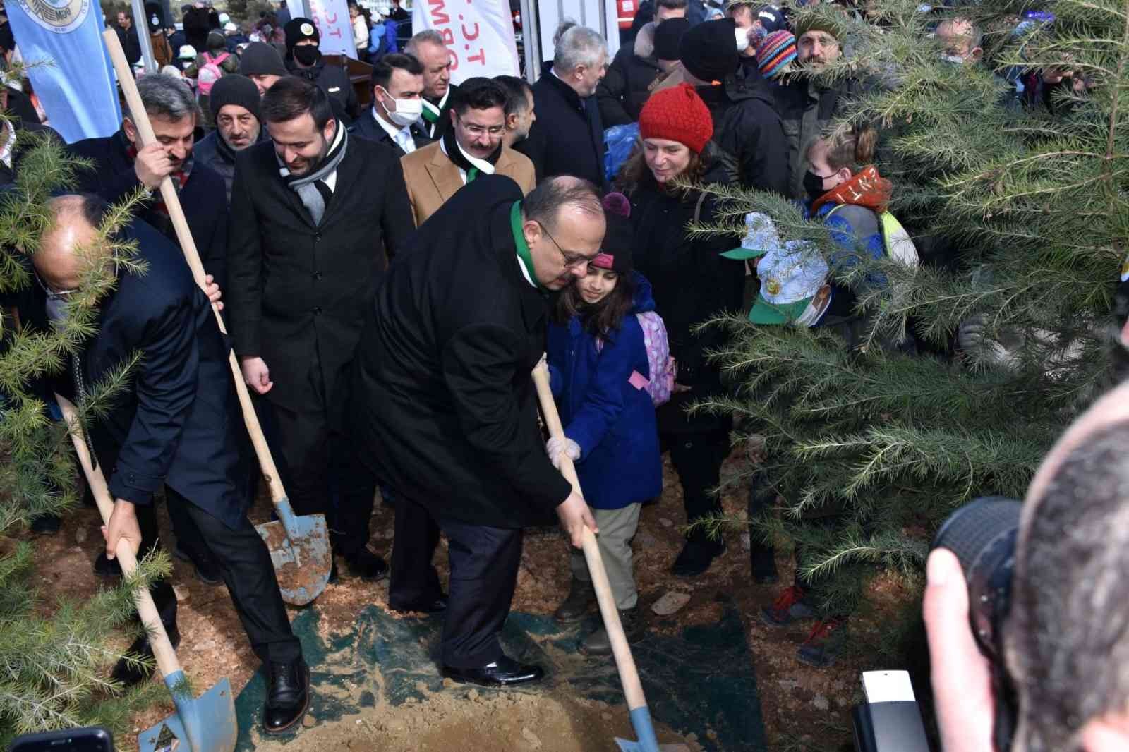 Bursa’da 21 bin fidan toprakla buluştu