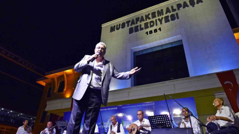 Bursa’da koro şefi kalbine yenildi Mustafakemalpaşa’da müziğin geniş kitlelere ulaştırılmasına öncülük eden isimlerin başında gelen