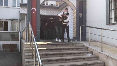 Bursa’da mazgal ve rögar kapağı hırsızları yakayı ele verdi