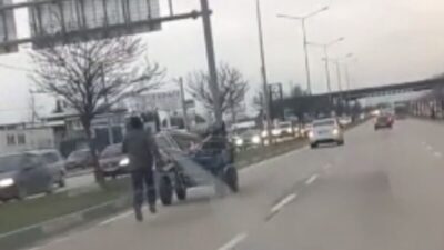 Bursa’da sürücüsüz at arabası trafiği birbirine kattı