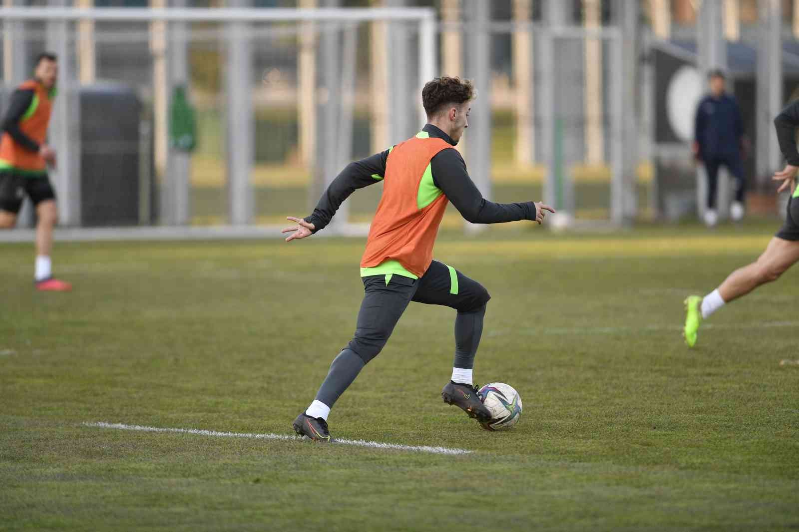 Bursaspor günü çift antrenmanla tamamladı