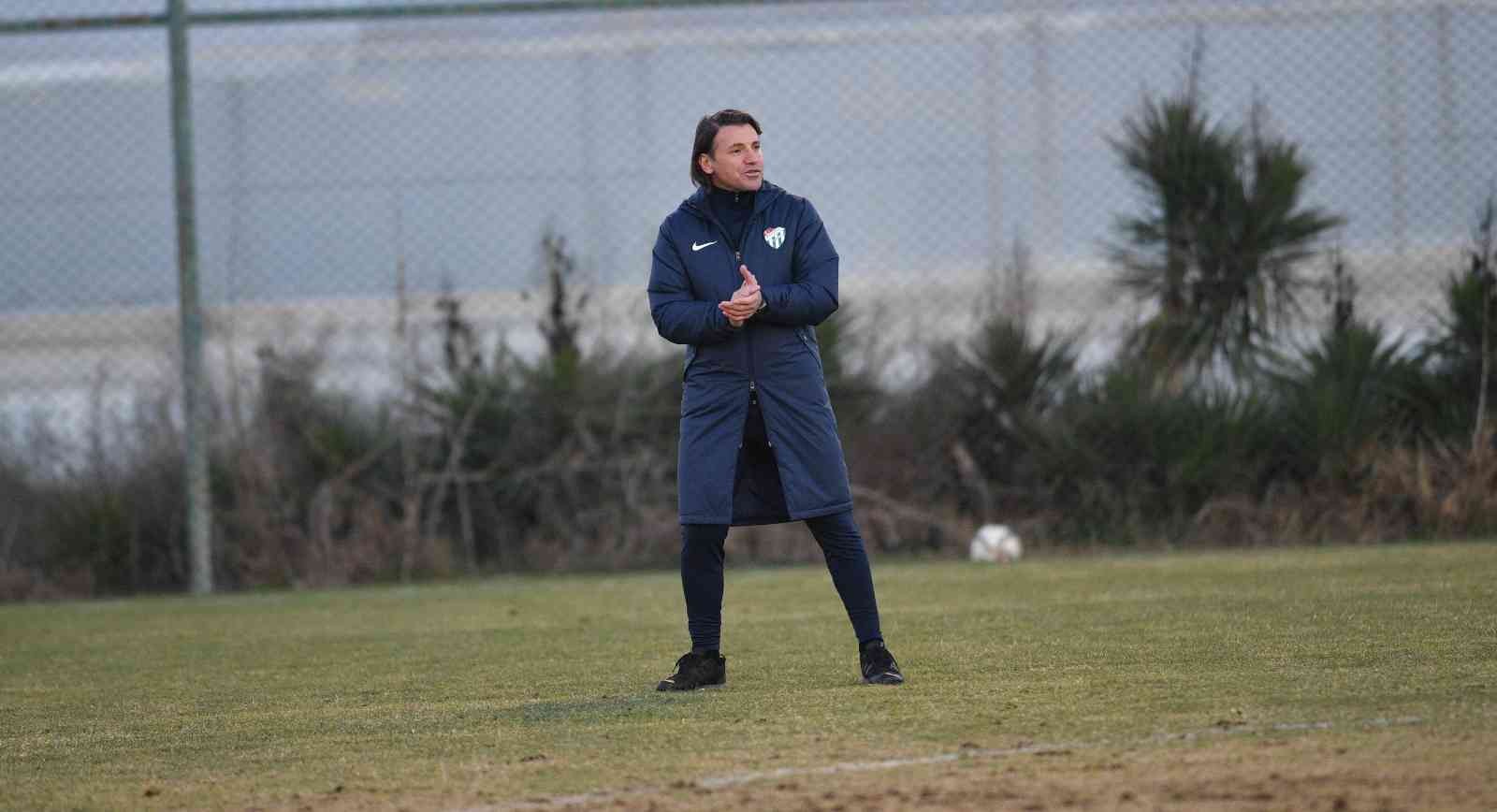 Bursaspor’da Tamer Tuna ile yollar ayrıldı