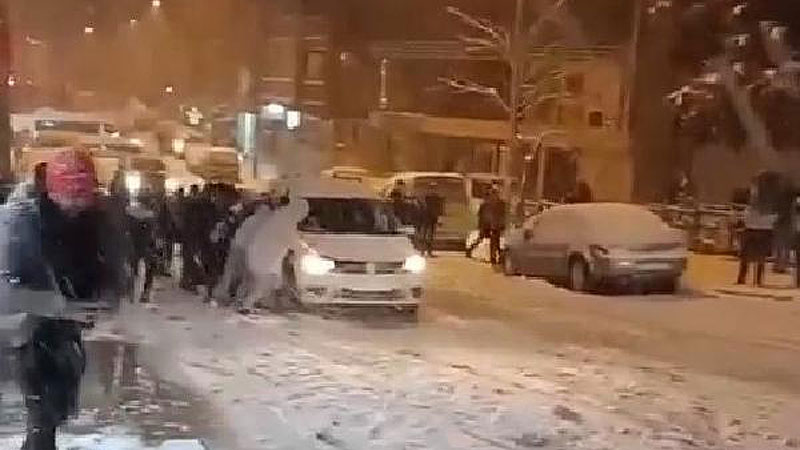 Bursa’da kar yağışı! Çok sayıda yol ulaşıma kapalı