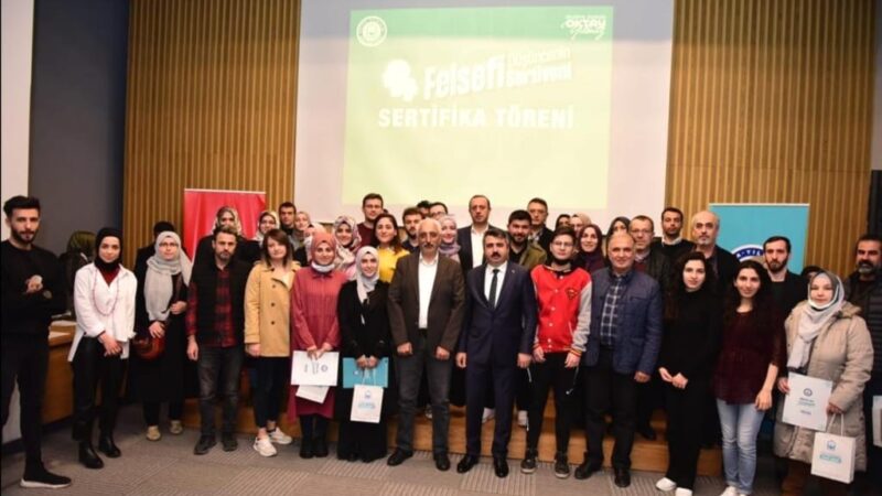 Felsefi düşüncenin serüveni atölyesi mezunlarını verdi Yıldırım Belediyesi'nin eğitim programları kapsamında düzenlenen Felsefi Düşüncenin Serüveni Atölyesi'ni