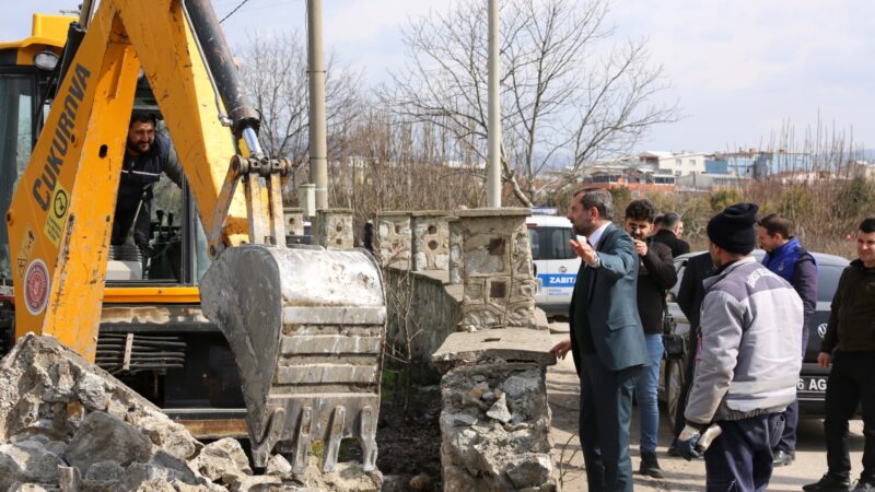 Gürsu’nun Mehmet Müezzinoğlu Caddesi, yapılan genişletme çalışmalarıyla daha konforlu hale