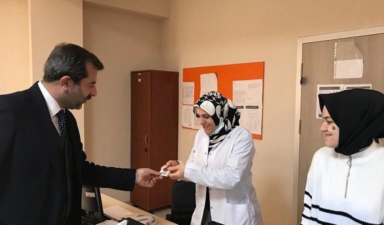 Başkan Işık: Sağlık çalışanlarımıza minnettarız Pandemi sürecinin kahramanları sağlık çalışanlarının 14 Mart Tıp Bayramı’nda Gürsulu
