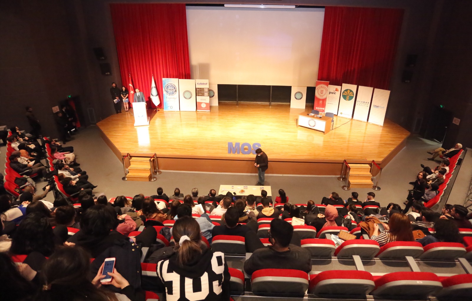 Gürsu Belediyesi, sanayi ve üniversite iş birliğiyle gençlerin yolunu aydınlatıyor