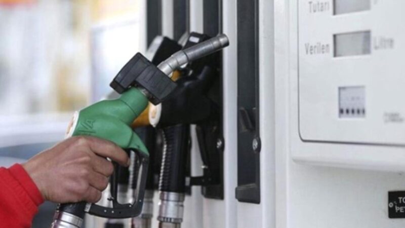 Benzin ve motorin fiyatlarına zam Cuma gününden itibaren geçerli olmak üzere benzin ve motorin fiyatlarına