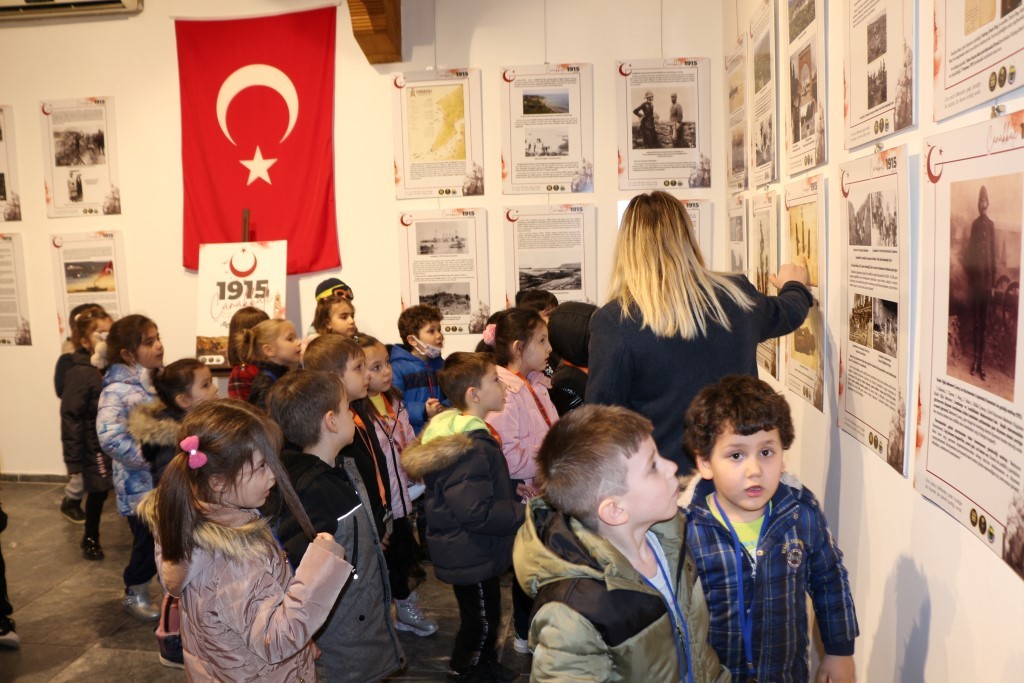 İnegöl, Çanakkale sergisine akın ediyor İnegöl, Çanakkale sergisine akın ediyor