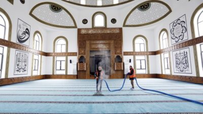 İnegöl’de camiler ramazana hazırlandı