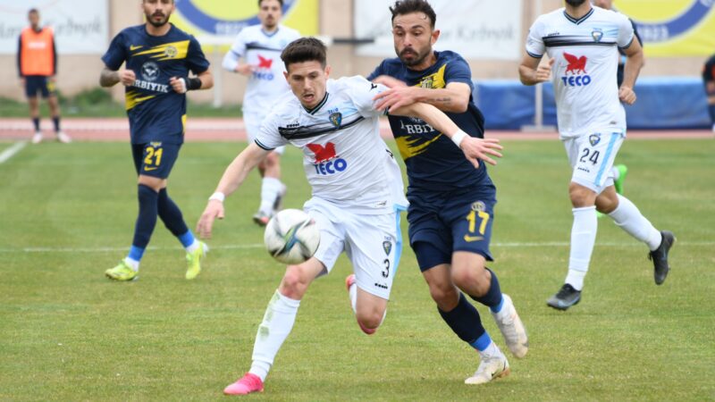 Kötü bir oyun sergileyen Karacabey Belediyespor, 8 maçlık galibiyet serisini