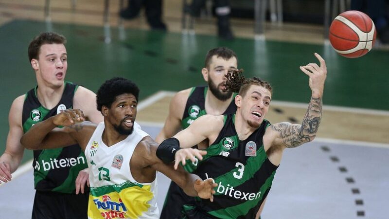 ING Basketbol Süper Ligi'nin 25. haftasında Frutti Extra Bursaspor, konuk