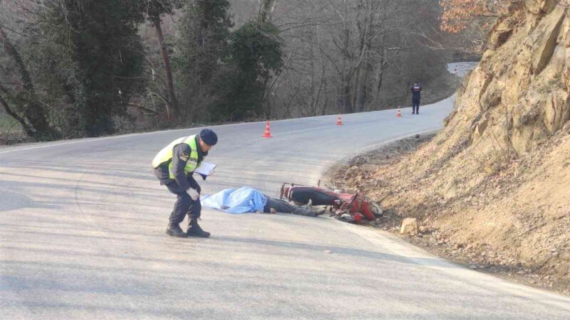 Bursa’nın Orhangazi ilçesinde bir motosiklet karşı yönden gelen kamyona yandan