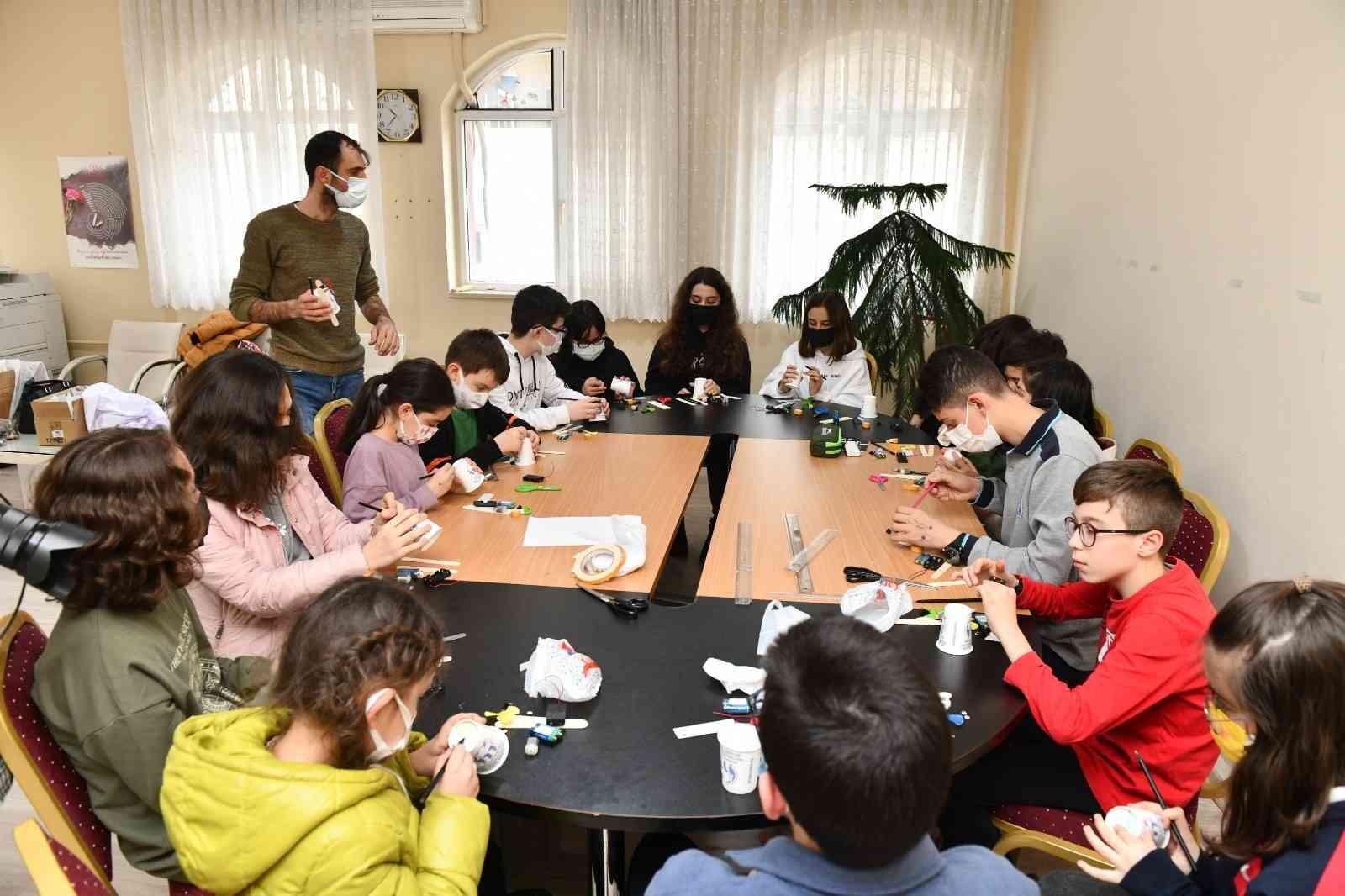 Mustafakemalpaşa’da geleceğin dahileri yetişiyor Mustafakemalpaşa’da geleceğin dahileri yetişiyor