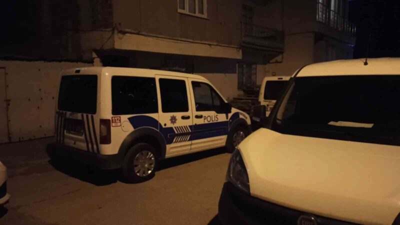 Bursa’da bir kişi, kendisinden ayrılmak isteyen nişanlısını bıçaklayarak öldürdü. Nişanlısının
