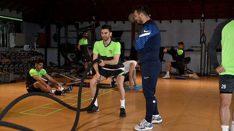 Bursaspor salonda kuvvet çalıştı