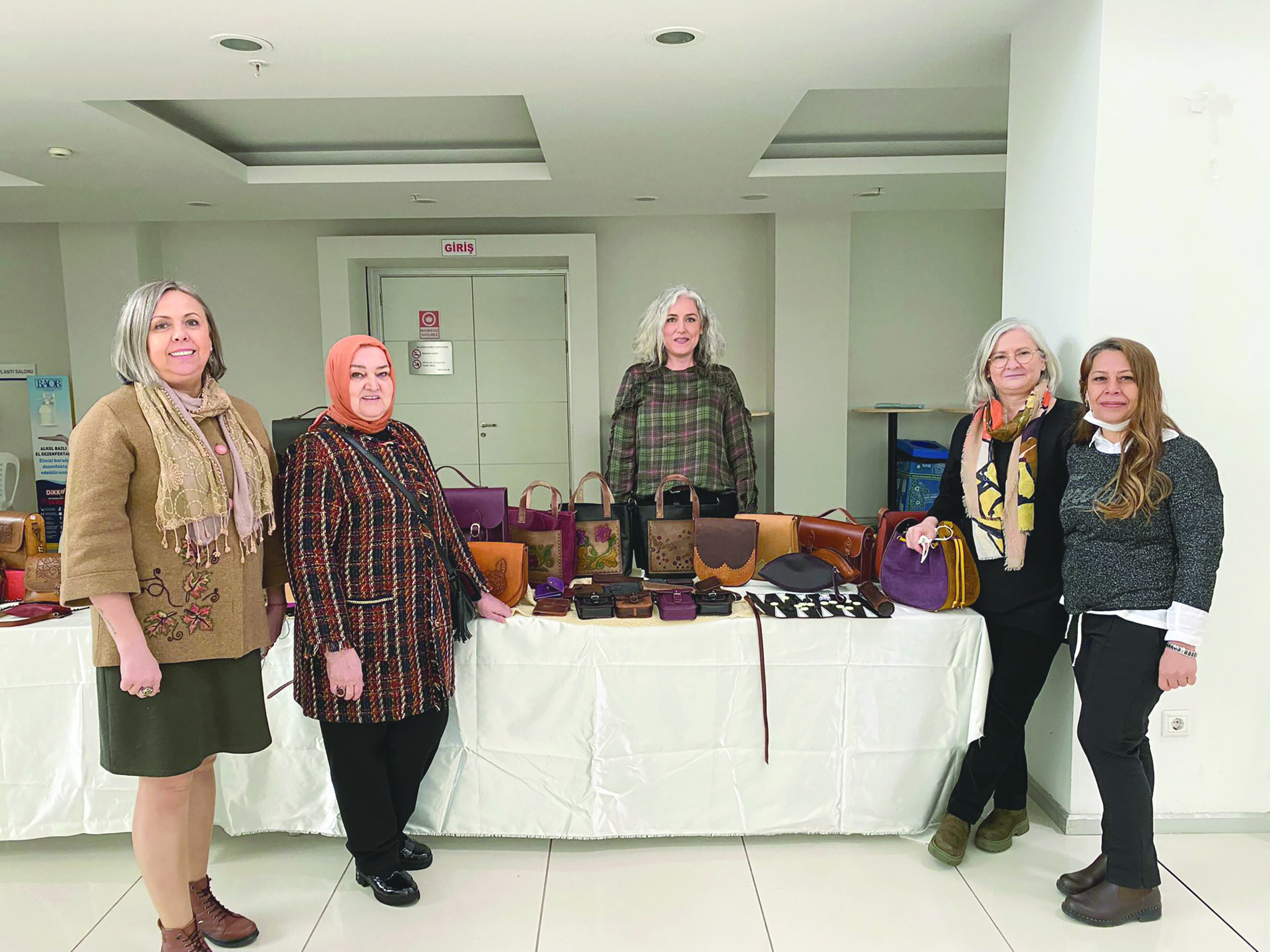 Bursa’da kursiyerler el emeklerini sergiledi