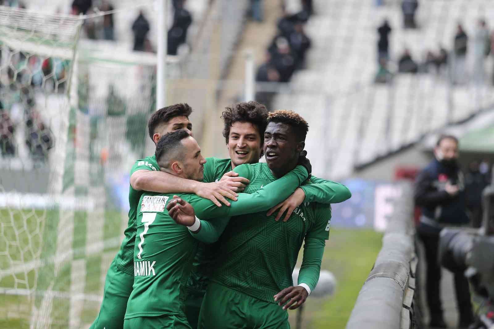 Bursaspor öldü öldü dirildi! 6 maç sonra lige tutundu…