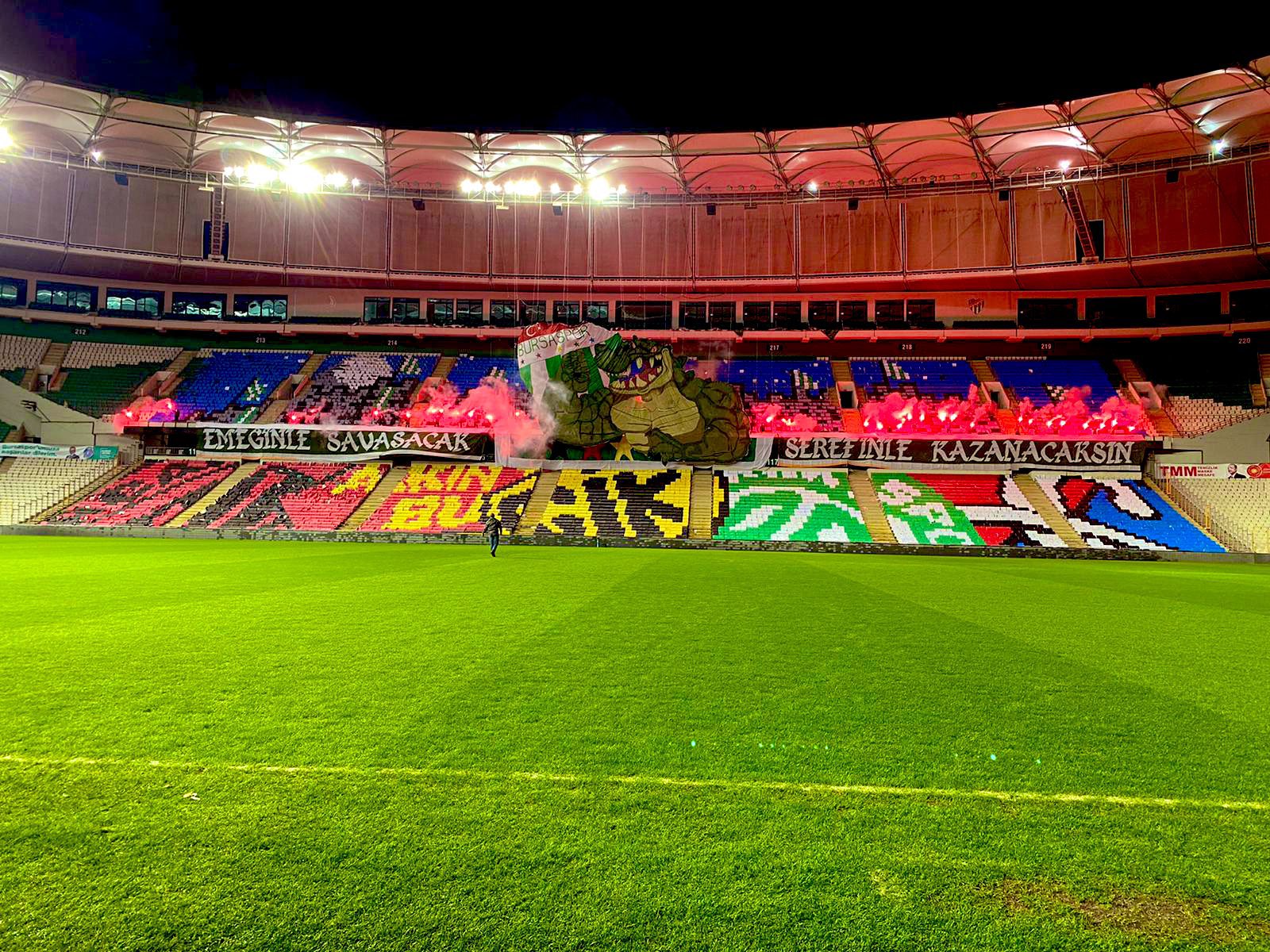 Bursasporlu taraftarlar harekete geçti! ‘Kızgınız, üzgünüz, bıkkınız ama…’