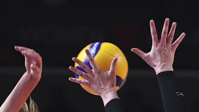 Uluslararası Voleybol Federasyonu (FIVB), Türk hakemler Prof. Dr. Nurper Özbar,