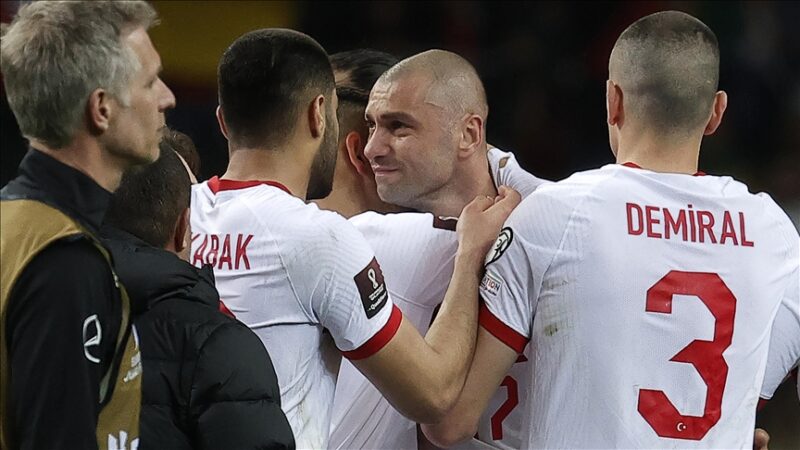 Türk Milli Futbol Takımı Kaptanı Burak Yılmaz, milli takım kariyerine