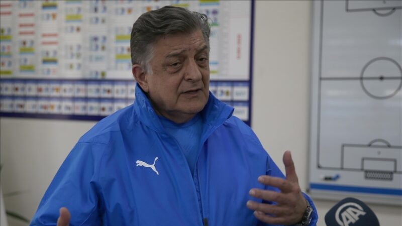 Türk futbolunun tecrübeli çalıştırıcısı Yılmaz Vural, büyük kulüplerin yabancı teknik