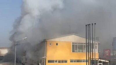 Bursa’da mobilya imalathanesinde korkutan yangın
