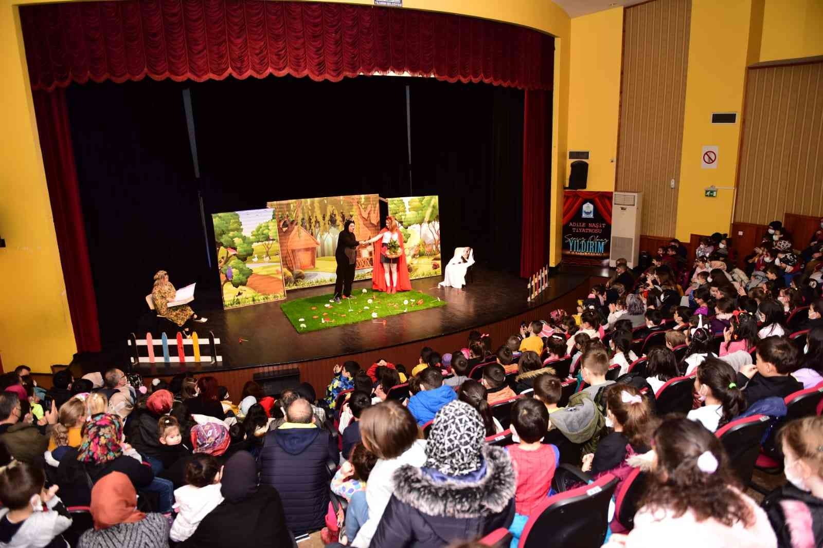 Yıldırım’da hafta sonları çocukların 1 yildirimda yuzlerce cocuk tiyatroyla bulustu 67d6291