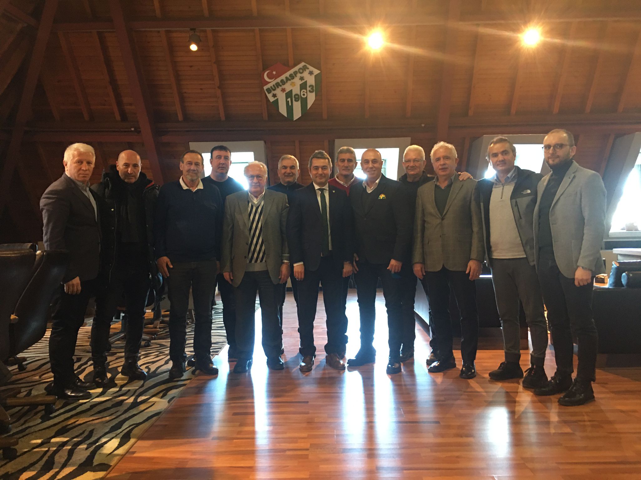 Bursaspor’a efsanelerden ziyaret…