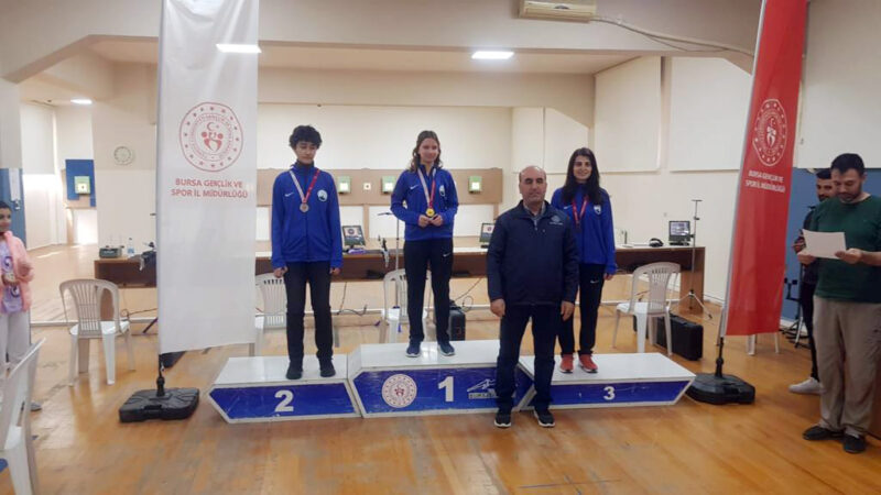 Osmangazi Belediyespor Atıcılık Takımı sporcuları, 23 Nisan Ulusal Egemenlik Kupası