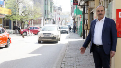 Başkan Türkyılmaz’dan Büyükşehir’e: ‘Yetki verin ana caddeleri de biz yapalım’