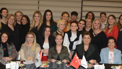 Bursalı annelerden genç şampiyona ödül