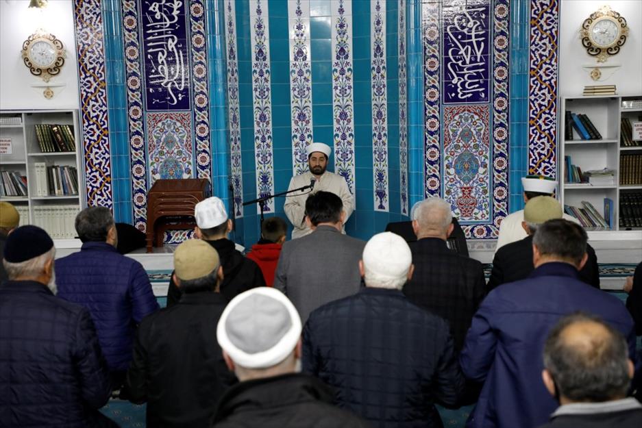 Hafız Ali Derman teravihte İnegöl cemaati ile buluştu